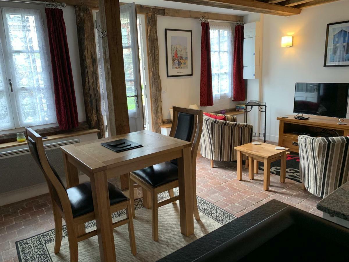 Apple & Cherry Tree Cottages 옹플뢰르 외부 사진